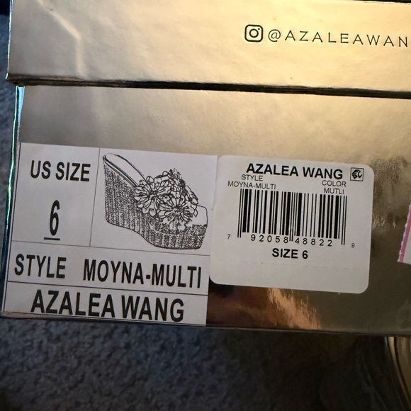Azalea Wang Gold Floral Platform Sandals - Picture 5 of 5